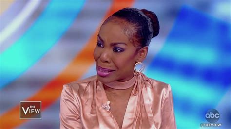 Andrea Kelly Bursts Into Tears On The View