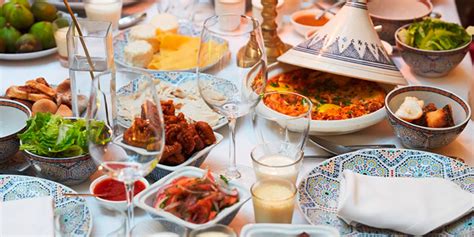 7 tempat berbuka puasa best secara berpiknik di malaysia. 4 Kebiasaan Makan saat Buka Puasa di Sejumlah Negara di ...