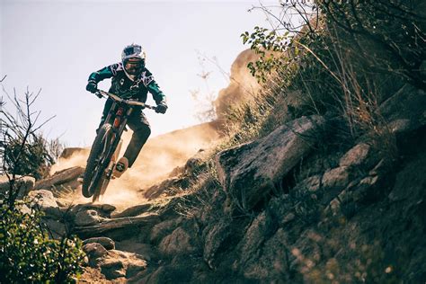 Best Downhill Mountain Bikes 2020 These Are The Top 10