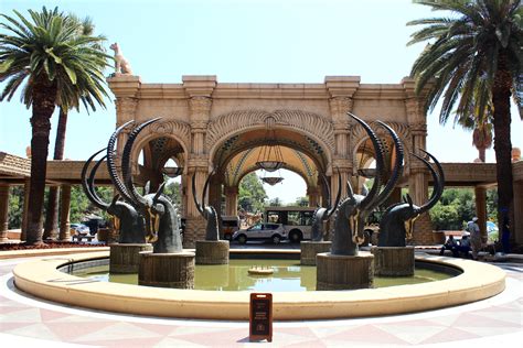 Sun city hotels, south africa. Sun City Resort South Africa And Why It Is Worth The Trip ...