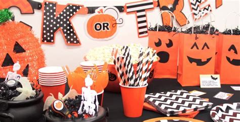 You Wear One One At Halloween En Francais - Tips on Throwing a Halloween Party For Adults