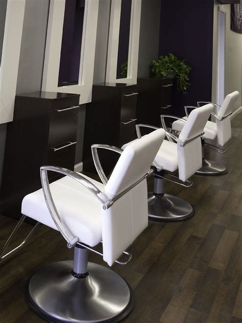 7902717d80e0196b17bf8d579a70ee52.jpg (648×864) | Beauty salon decor