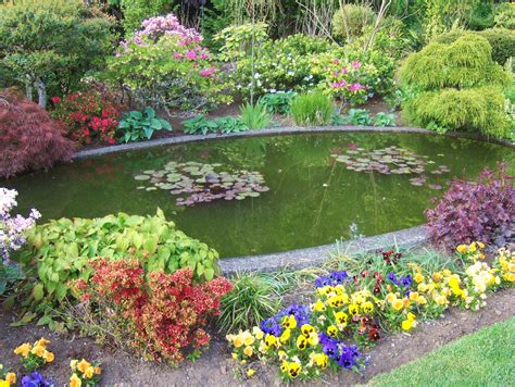 Sie möchten ihren garten mit einem teich verschönern? Teich im Garten - Arten, Preise, Hersteller | Gartenbau.org