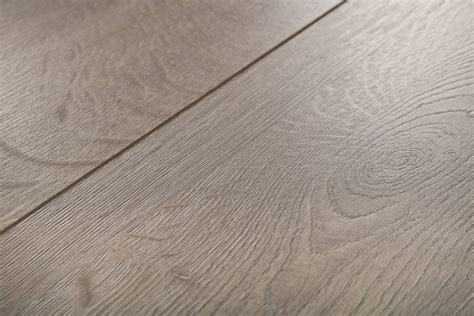 Notre réponse adaptée aux chauffages par le sol nos solutions aux problèmes de planimétrie l'entretien de vos sols comment poser un plancher flottant clipsable à clipser comment poser du parquet massif ou flottant chanfreiné dans les règles de l'art à l'anglaise comment poser un revêtement de sol stratifié imitation bois (aspect bois) Sol stratifié Jazz Gris, sol pvc pas cher sur DecoPlus Parquet