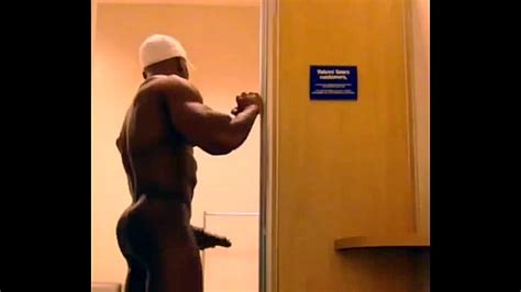 Xxl Hung Black Muscle Dude Naked Jerking Off In Office Daddygayporn Club