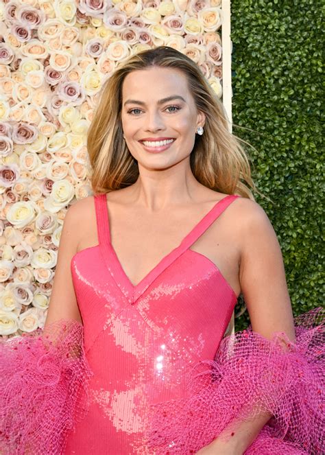 Margot Robbies Golden Globes Dress May Be Her Best Barbie Inspired
