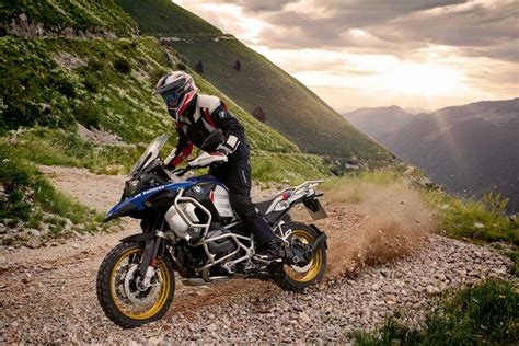 Learn about the bmw r 1250 gs adventure specifications. 2019 BMW R1250GS Adventure Guide • Total Motorcycle