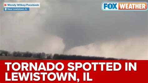 Tornado Hits Near Lewistown Illinois During Storm Youtube