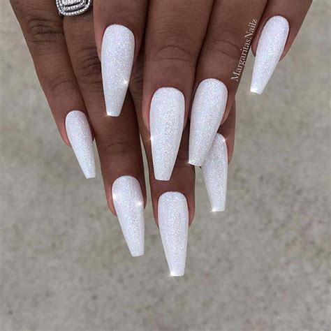 32 Extraordinary White Acrylic Nail Designs To Finish Your Trendy Look