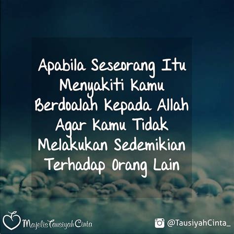 Jangan lupa tertawa sekalipun engkau sering ditertawakan. suatu saat ada waktunya kita adalah orang yang kuat, tapi ada juga waktunya. Jika Kita disakiti oleh orang lain jangan kita membalas ...