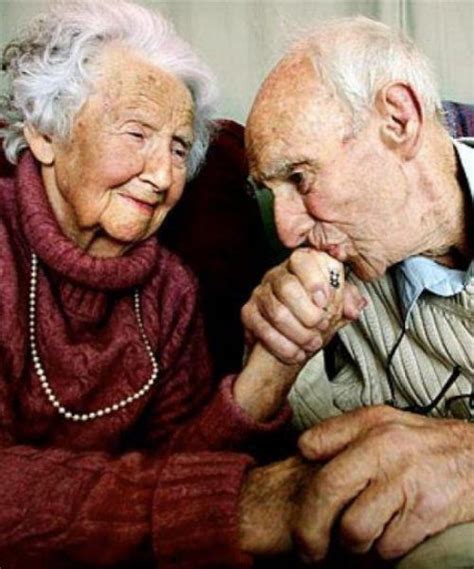 Nothing Is More Uplifting Than An Old Couple In Love 31 Photos Great Love Stories Old