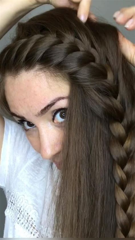 Видео Как заплести косу Как заплести саму себя Красивая прическа Прически на длинные