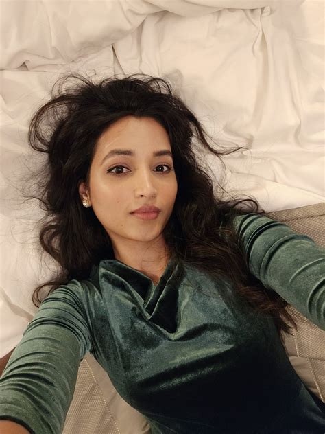 𝙹𝚘𝚑𝚗 𝚃𝚑𝚊𝚛𝚊𝚔 On Twitter When My Wifey Sends Morning Bed Snaps 🫦😍🔥 Her Smile Tells Me How Much