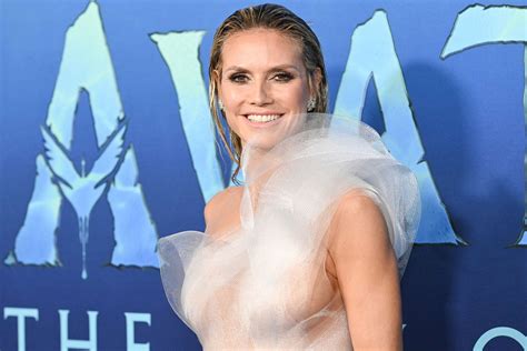 Heidi Klum S Wears A Sheer Water Like Dress To Avatar Premiere
