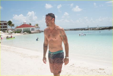 Brian Austin Green Goes Shirtless In Mexico Enjoys Vacation With Son