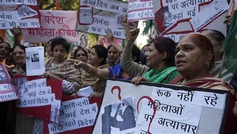 印度再曝外国游客遭强奸案 一名尼泊尔妇女遇害 印度 强奸案 新浪新闻