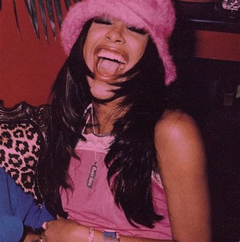 Pin By Mkudzei Watambgwa On Cute People In 2020 Aaliyah Style Aaliyah Black Girl Aesthetic