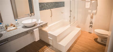 Los mejores diseños de baños lujosos para hoteles Venceramica