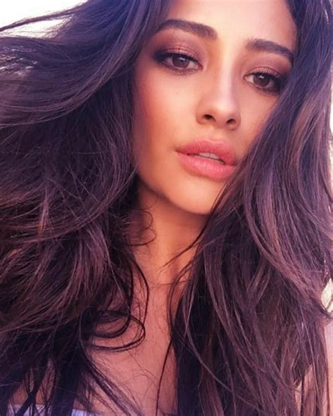 Shay Mitchell Beautiful Face Shay Mitchell Hairstyle