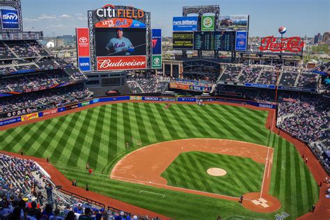 Church to Host Houlihan&rsquo;s Social; K of C Hosting Mets Bus Trip &ndash; Brick