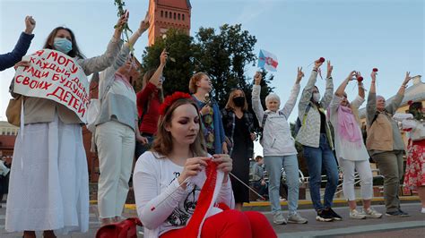 Bielorrusia, oficialmente república de bielorrusia;, es un país soberano sin litoral situado en la europa oriental que formó parte de la unión de repúblicas socialistas soviéticas (urss) hasta 1991. UE respalda iniciativa de la OSCE de mediar en Bielorrusia