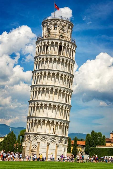 La Torre De Pisa La Torre De Pisa O Torre Inclinada De Pisa En