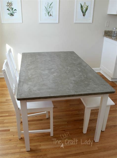 Tables similar to this one sell for hundreds at garden centers and outdoor furniture stores. DIY Concrete Dining Table Top and Dining Set Makeover ...