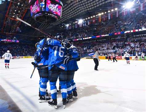 Nettitori on tietenkin vaihtoehto, mutta sieltä tuskin löytää samanlaista torikauppatunnelmaa mikä on oikealla torilla. IIHF - Gallery: France vs. Finland - 2019 IIHF Ice Hockey ...