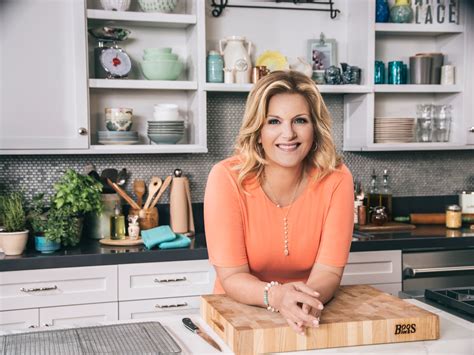 How Country Music And Food Network Star Trisha Yearwood Entertains For