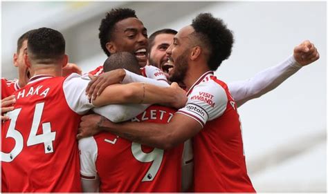wolves 0 2 arsenal saka and lacazette on target as gunners boost champions league hopes