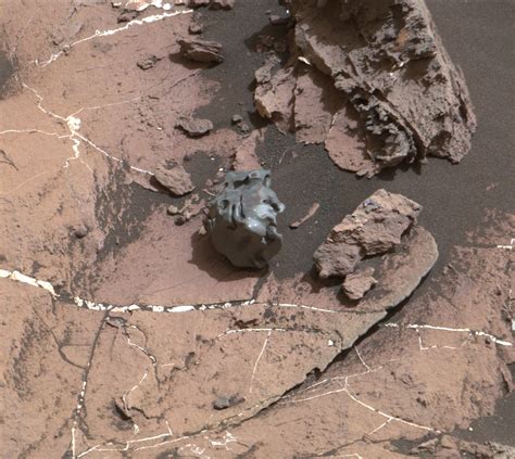 Curiosity Rover Finds And Examines A Meteorite On Mars Nasa Mars Exploration