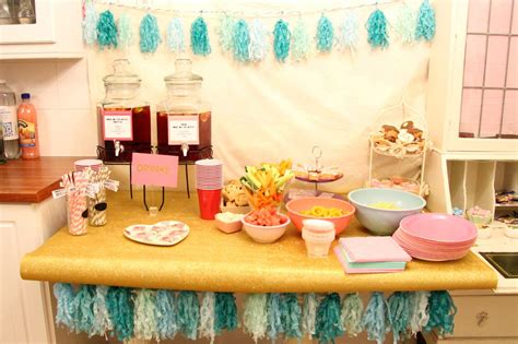 Decorate the bride to be with our headbands and make the most immense decorations with our hen party ideas and selection of 200 products, all with next day delivery. Now thats what I call a Hen party!