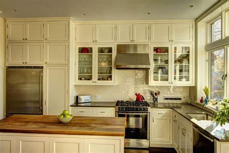 Traditional l shaped kitchen design with window. 21+ L-Shaped Kitchen Designs, Decorating Ideas | Design ...