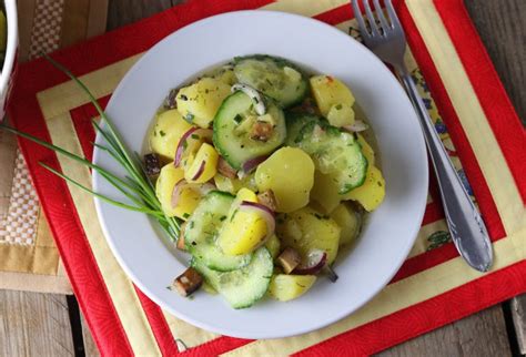 Bayrischer Kartoffelsalat Mit Gurke Und Veganem Speck Dailyvegan
