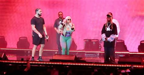 Drake Lil Wayne Nicki Minaj Reunite At Babe Money Concert Rap Up