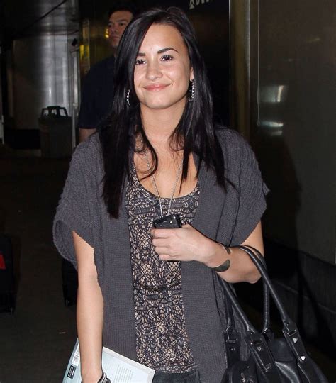 Demi lovato has opened up about an assault she suffered as a teenager while working for disney channel. Demi Lovato Newyork Beauty | Disney Star Facts - Gossip ...