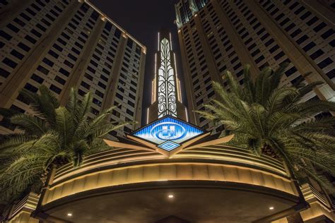 Hilton Grand Vacations Hgv To Acquire Apollos Diamond Resorts