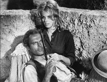 Terence hill est un acteur, réalisateur, collaboration au scénario italien. Who is Terence Hill dating? Terence Hill girlfriend, wife