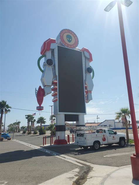 EMC Sign Repair | YESCO Sign & Lighting Las Vegas