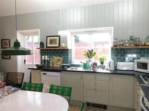 See more of ak kitchen unit and interior designer on facebook. Corner kitchen - units from Howdens, Dyke Dean pendent ...
