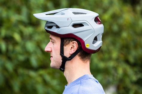 Review Specializeds Updated Tactic Helmet Ride Review