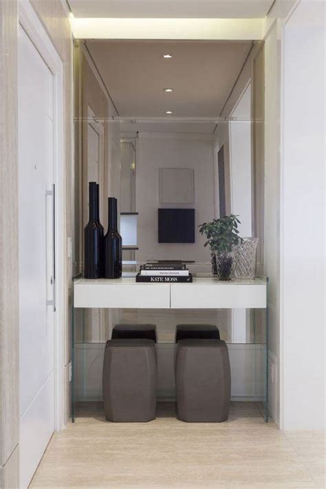 Veja também modelos de aparador sala de jantar e aparador hall de entrada #aparador #aparadorsaladejantar #aparadorhalldeentrada. Hall de Entrada: 14 modelos para inspirar