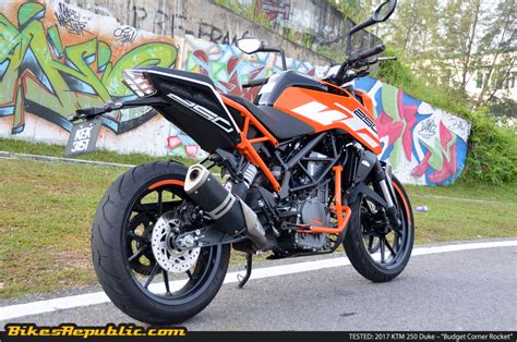 The motorcycle offers great performance and i tried doing a top speed test of. TESTED: 2017 KTM 250 Duke - "Budget Corner Rocket ...