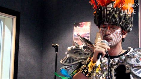 Iniwan ka na ng eroplano ok lang baby wag kang magbago dito ka lang humimbing sa aking piling antukin kukupkupin nalang kita sorry. Rico Blanco Antukin Live 995PlayFM - YouTube