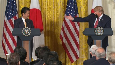 Donald Trump Shook The Japanese Prime Minister S Hand For 19 Seconds