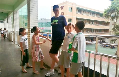 11 Year Old Student In China Is Nearly 7 Feet Tall
