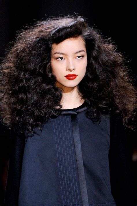 5 Ways To Wear Curly Hair Now Curly Hair Styles Runway Hair Big Hair