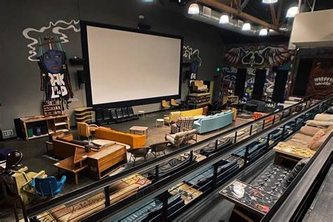 You Can Rent Out This Cozy Oakland Movie Theater To Watch Whatever You