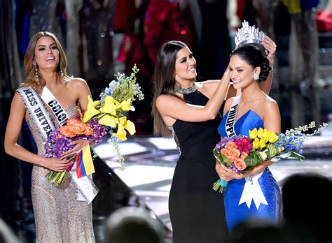 Steve Harvey Screws Up Miss Universe Winner Best Memes Reactions