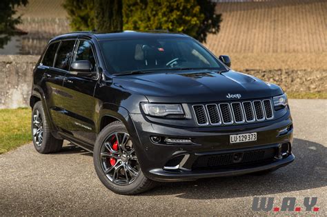 The aging jeep grand cherokee srt may be starting to look and feel too old to be a worthy contender in the midsize suv segment, yet it remains a relatively affordable way to get a fun experience out of a practical vehicle. Essai - Jeep Grand Cherokee SRT : La démesure américaine ...